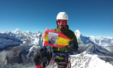 Three Peaks Climbing-Mera peak-Island peak-Lobuche peak.