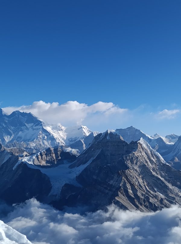 https://www.everestalpinetrekking.com/trip/chamlang-expedition/